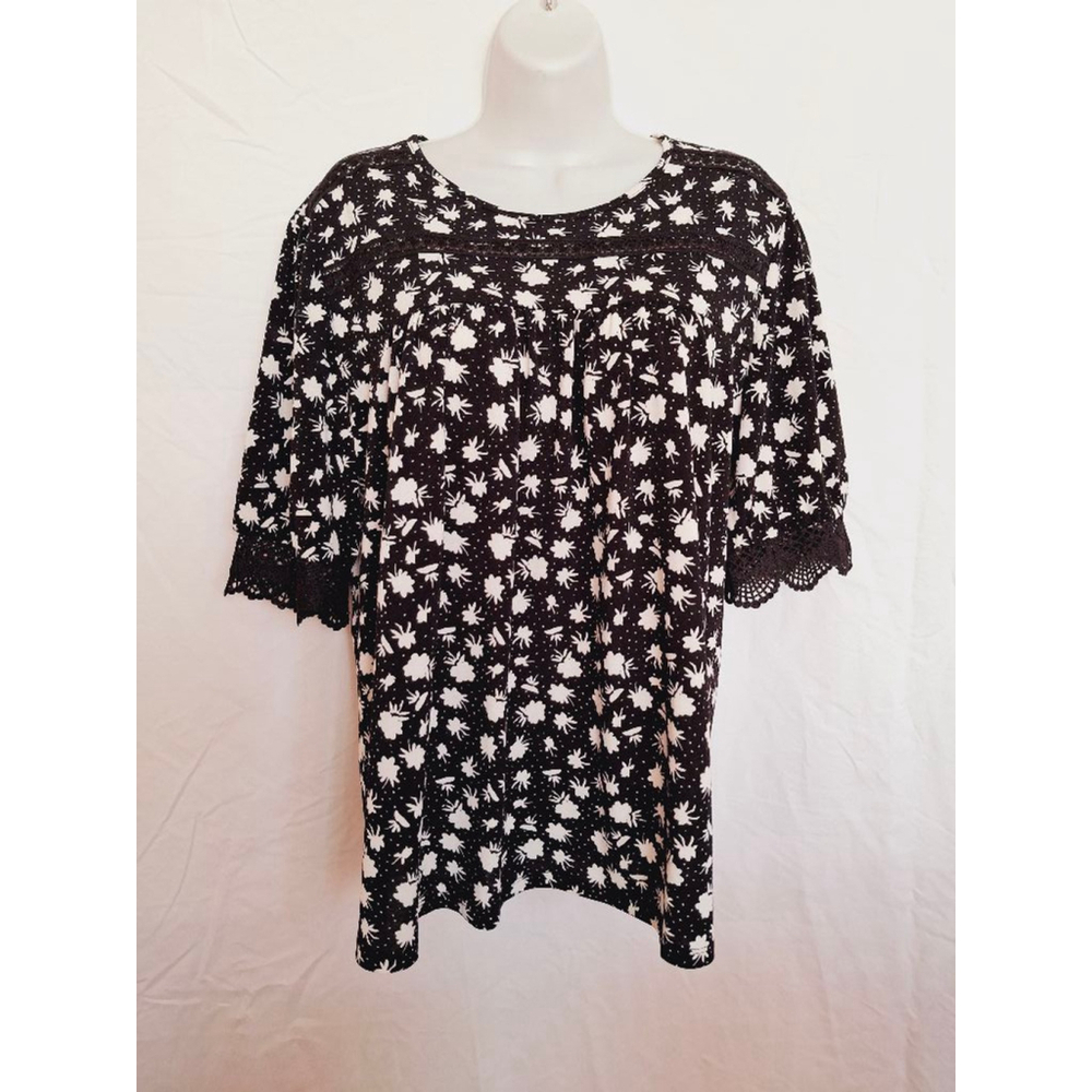 Como Black XL, Black & White lace floral peasant blouse